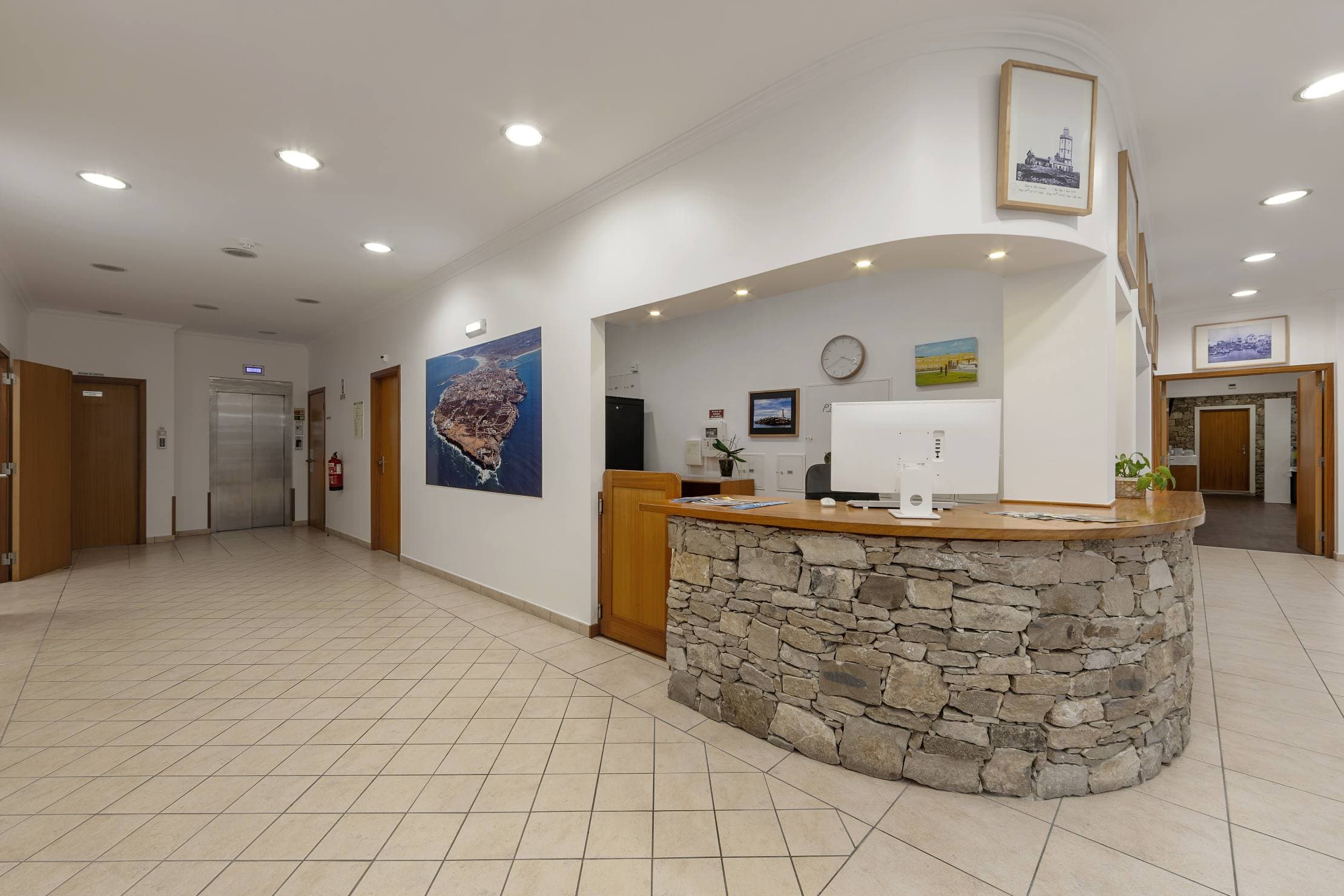 Reception area at Hotel Pinhalmar